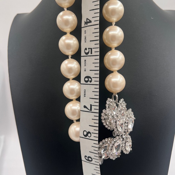 ANN TAYLOR Rhinestone Faux Pearl Necklace 
18" Signed - Picture 6 of 7
